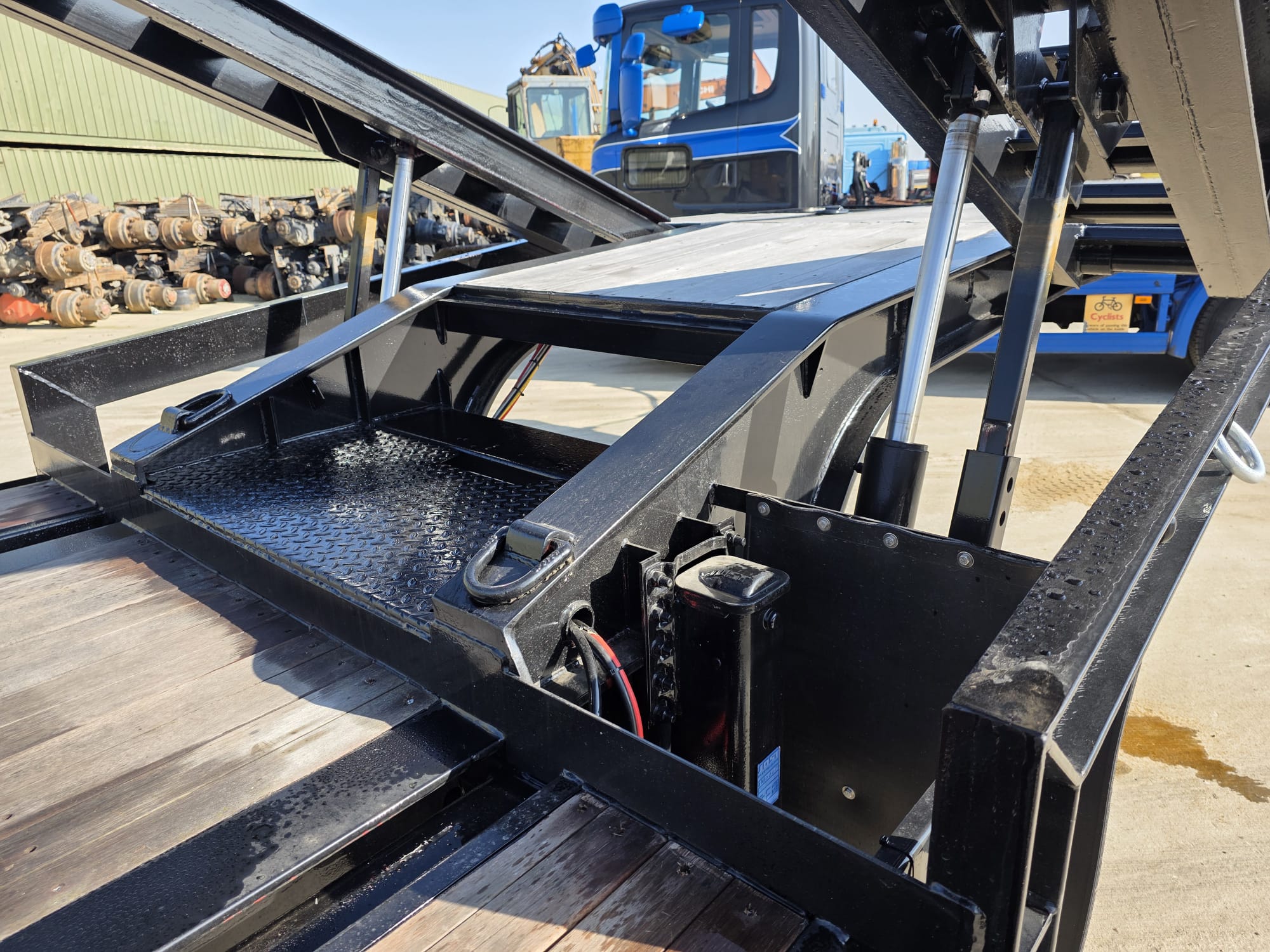 ff-07fde86703783e57f102d054470ecce2-ff-WhatsApp-Image-2026-03-18-at-4.38.43-PM