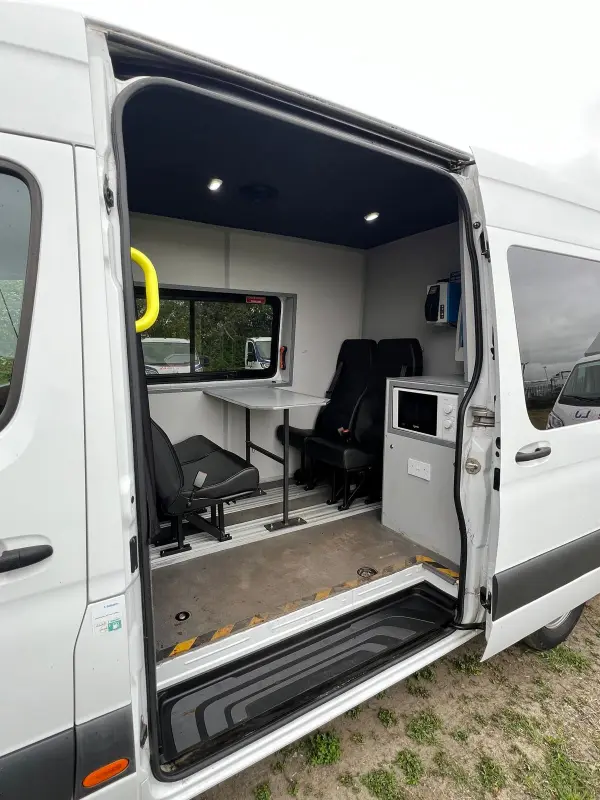 Mercedez-Benz Van for sale (1)