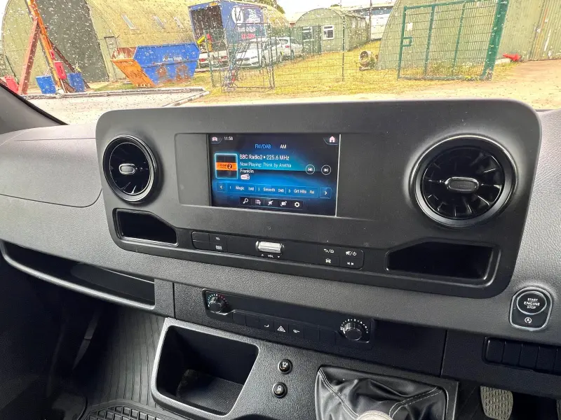 Mercedez-Benz Van for sale (12)