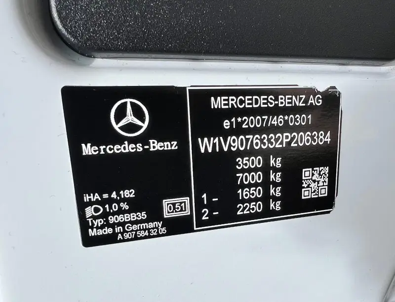 Mercedez-Benz Van for sale (16)