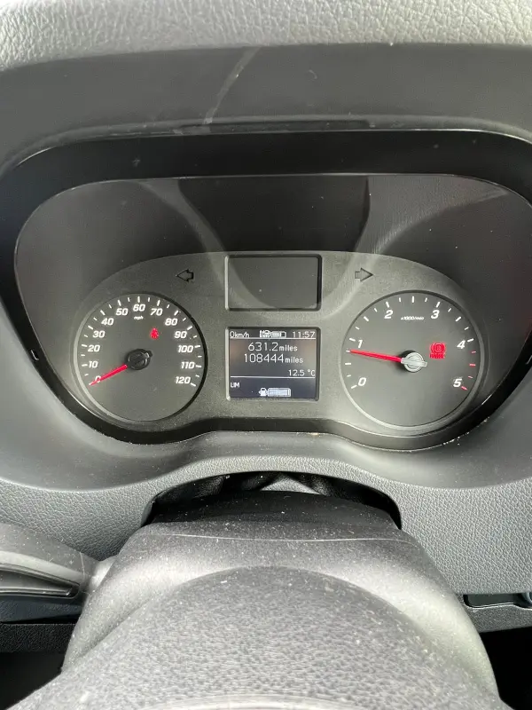 Mercedez-Benz Van for sale (9)
